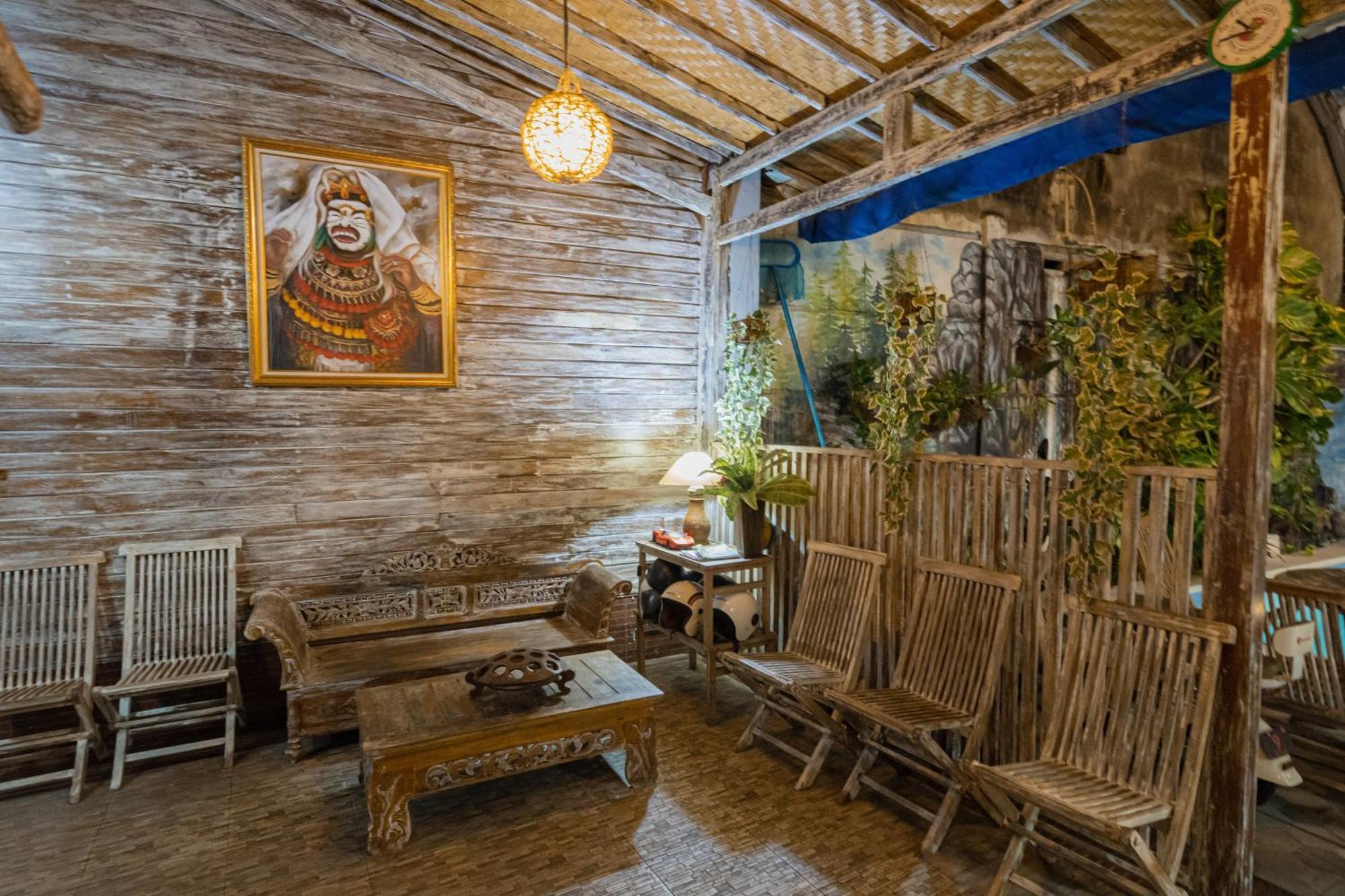 The Mel Homestay Batununggul Экстерьер фото